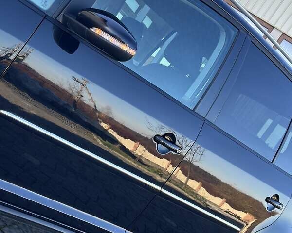 Черный Фольксваген Туран, объемом двигателя 2 л и пробегом 200 тыс. км за 11777 $, фото 14 на Automoto.ua