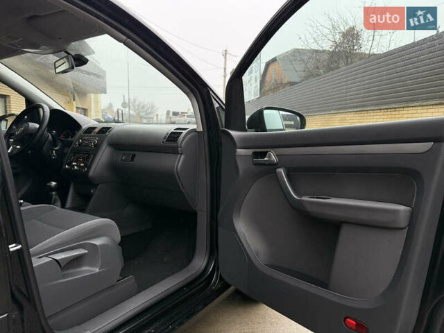 Чорний Фольксваген Туран, об'ємом двигуна 1.6 л та пробігом 218 тис. км за 10650 $, фото 22 на Automoto.ua