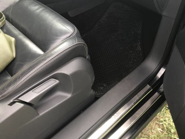 Чорний Фольксваген Туран, об'ємом двигуна 1.4 л та пробігом 280 тис. км за 11000 $, фото 9 на Automoto.ua