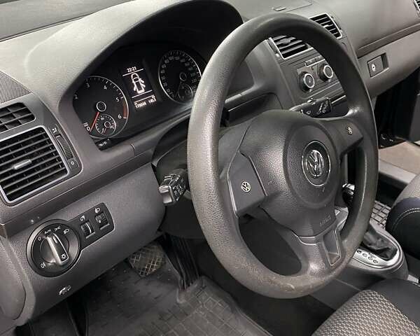Черный Фольксваген Туран, объемом двигателя 1.6 л и пробегом 174 тыс. км за 13000 $, фото 16 на Automoto.ua