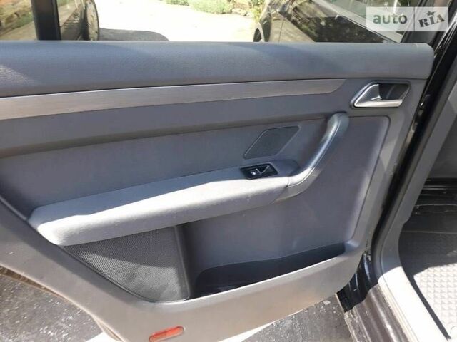 Чорний Фольксваген Туран, об'ємом двигуна 1.6 л та пробігом 211 тис. км за 11028 $, фото 7 на Automoto.ua