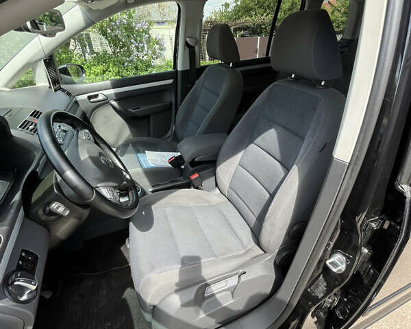 Чорний Фольксваген Туран, об'ємом двигуна 1.6 л та пробігом 228 тис. км за 11999 $, фото 13 на Automoto.ua