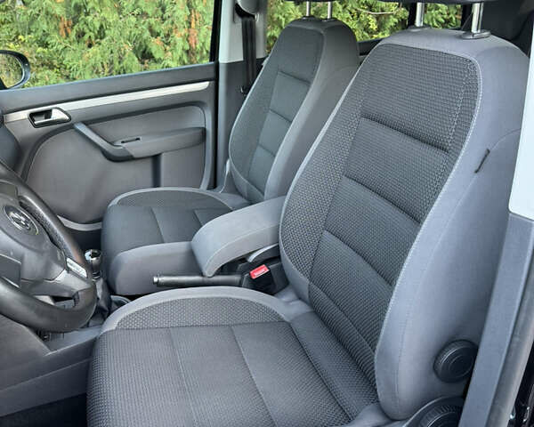 Черный Фольксваген Туран, объемом двигателя 1.6 л и пробегом 162 тыс. км за 11650 $, фото 57 на Automoto.ua