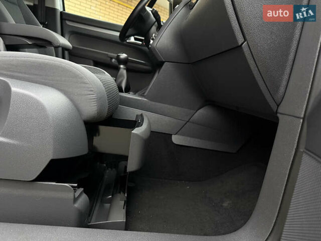 Чорний Фольксваген Туран, об'ємом двигуна 1.6 л та пробігом 218 тис. км за 10650 $, фото 29 на Automoto.ua