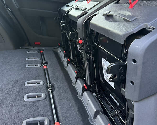 Черный Фольксваген Туран, объемом двигателя 1.6 л и пробегом 162 тыс. км за 11650 $, фото 70 на Automoto.ua