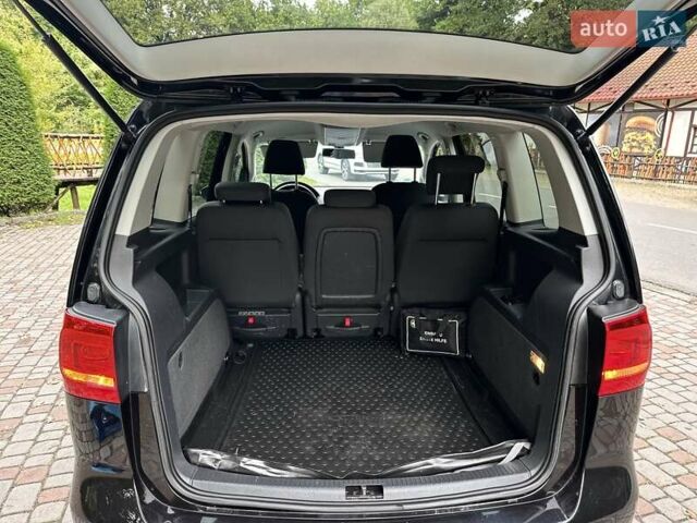 Черный Фольксваген Туран, объемом двигателя 2 л и пробегом 200 тыс. км за 11850 $, фото 58 на Automoto.ua