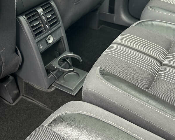 Чорний Фольксваген Туран, об'ємом двигуна 2 л та пробігом 262 тис. км за 12250 $, фото 76 на Automoto.ua