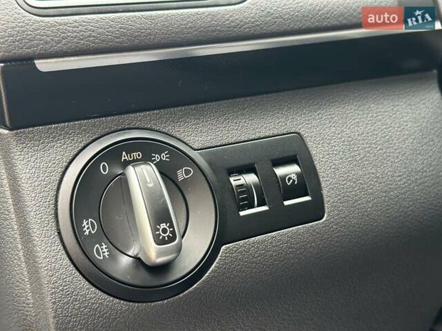 Черный Фольксваген Туран, объемом двигателя 2 л и пробегом 200 тыс. км за 12250 $, фото 86 на Automoto.ua