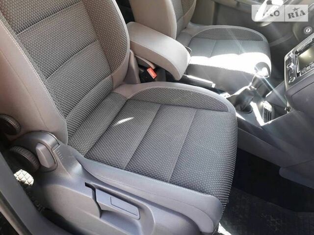 Чорний Фольксваген Туран, об'ємом двигуна 1.6 л та пробігом 211 тис. км за 11028 $, фото 8 на Automoto.ua