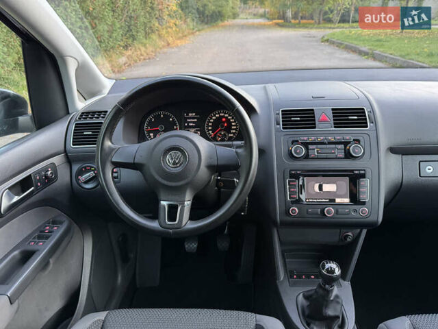 Черный Фольксваген Туран, объемом двигателя 1.6 л и пробегом 162 тыс. км за 11650 $, фото 52 на Automoto.ua