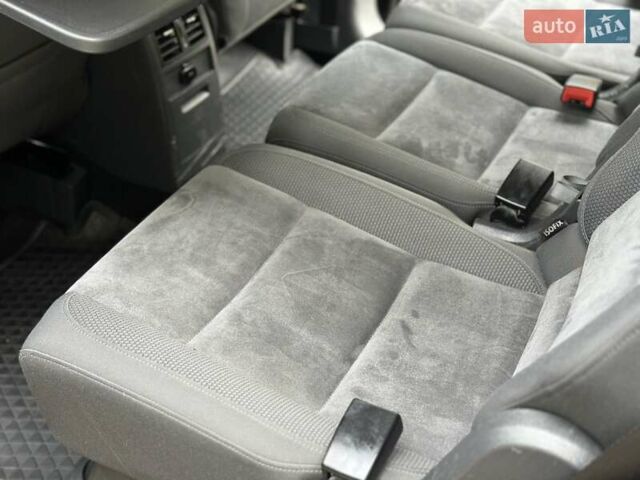 Черный Фольксваген Туран, объемом двигателя 2 л и пробегом 200 тыс. км за 11850 $, фото 38 на Automoto.ua