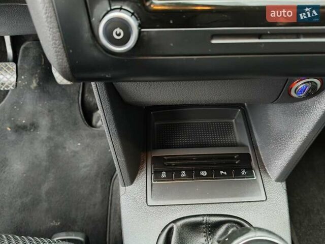 Чорний Фольксваген Туран, об'ємом двигуна 1.6 л та пробігом 271 тис. км за 12300 $, фото 23 на Automoto.ua