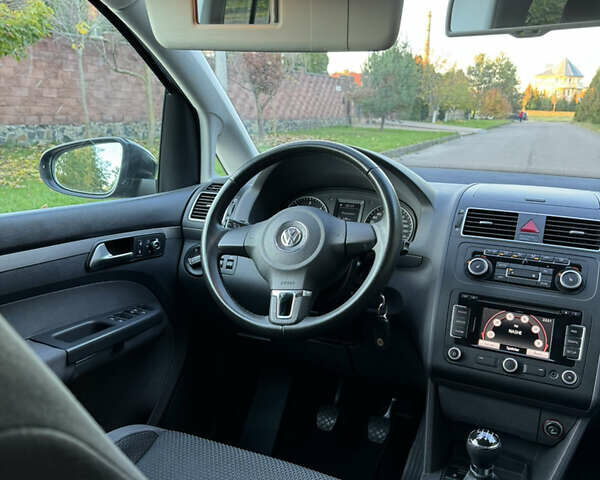 Черный Фольксваген Туран, объемом двигателя 1.6 л и пробегом 162 тыс. км за 11850 $, фото 46 на Automoto.ua