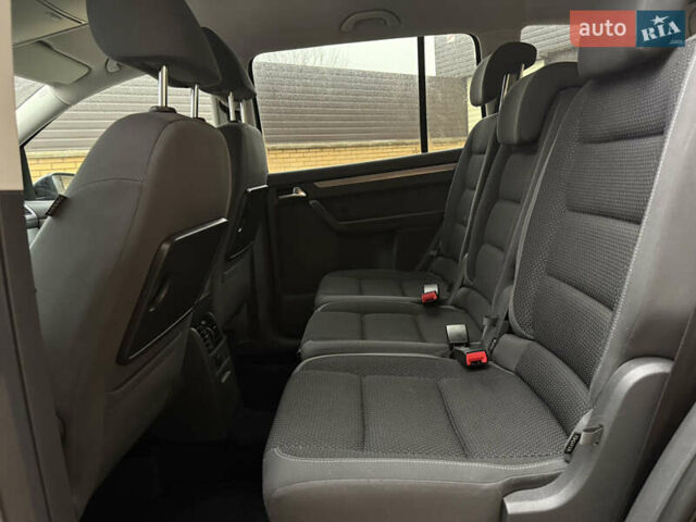 Чорний Фольксваген Туран, об'ємом двигуна 1.6 л та пробігом 218 тис. км за 10650 $, фото 36 на Automoto.ua