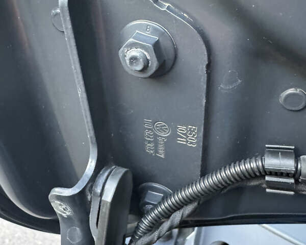 Черный Фольксваген Туран, объемом двигателя 1.6 л и пробегом 162 тыс. км за 11850 $, фото 97 на Automoto.ua