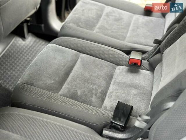 Черный Фольксваген Туран, объемом двигателя 2 л и пробегом 200 тыс. км за 11777 $, фото 72 на Automoto.ua