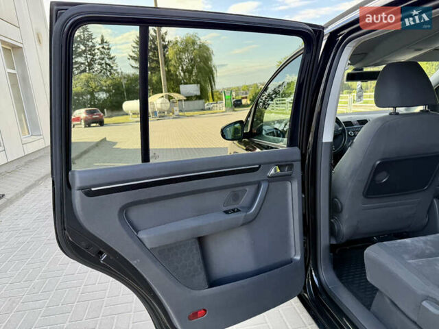 Черный Фольксваген Туран, объемом двигателя 0 л и пробегом 236 тыс. км за 10350 $, фото 39 на Automoto.ua