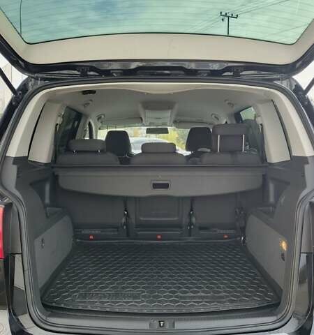 Черный Фольксваген Туран, объемом двигателя 1.97 л и пробегом 101 тыс. км за 12500 $, фото 1 на Automoto.ua