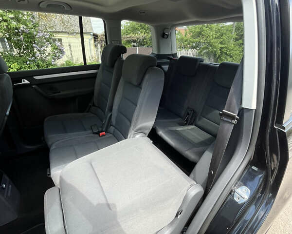 Чорний Фольксваген Туран, об'ємом двигуна 1.6 л та пробігом 228 тис. км за 11999 $, фото 18 на Automoto.ua