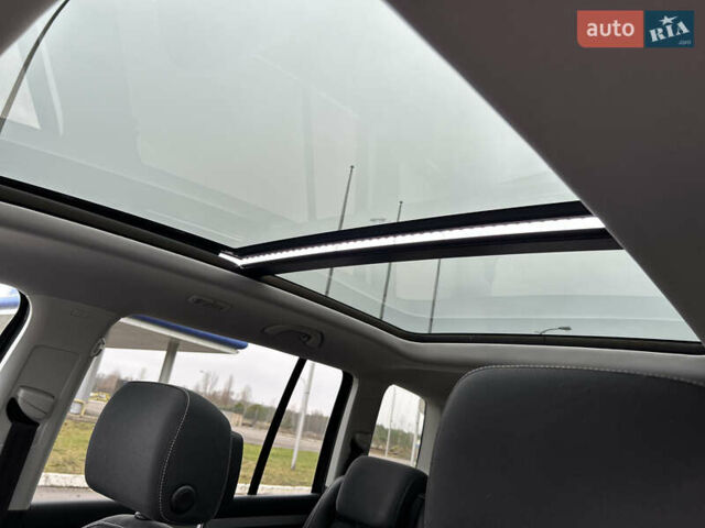 Чорний Фольксваген Туран, об'ємом двигуна 2 л та пробігом 262 тис. км за 12250 $, фото 94 на Automoto.ua