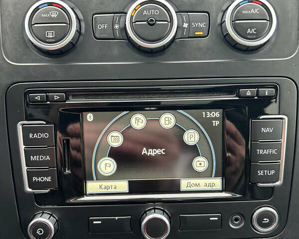 Чорний Фольксваген Туран, об'ємом двигуна 2 л та пробігом 262 тис. км за 12250 $, фото 85 на Automoto.ua