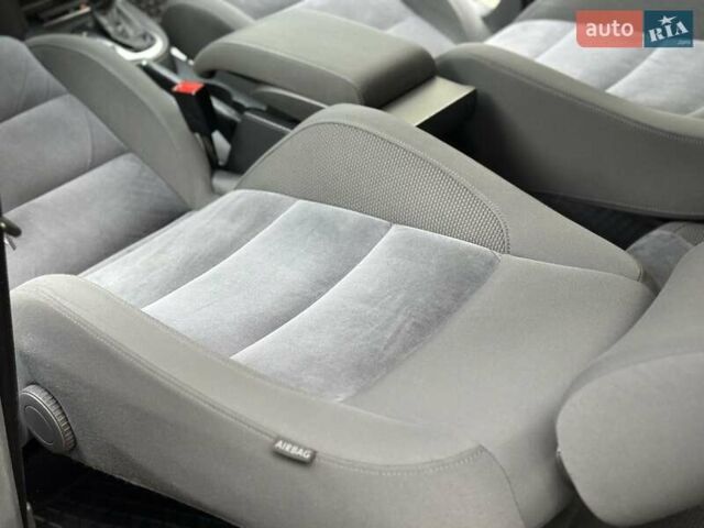 Черный Фольксваген Туран, объемом двигателя 2 л и пробегом 200 тыс. км за 11777 $, фото 57 на Automoto.ua