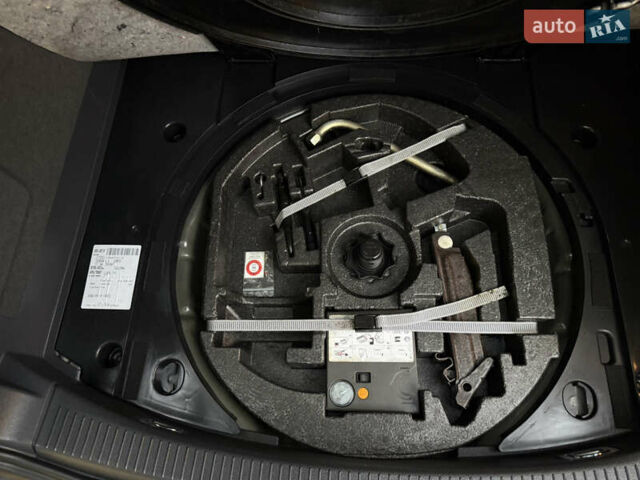 Чорний Фольксваген Туран, об'ємом двигуна 1.6 л та пробігом 218 тис. км за 10650 $, фото 45 на Automoto.ua