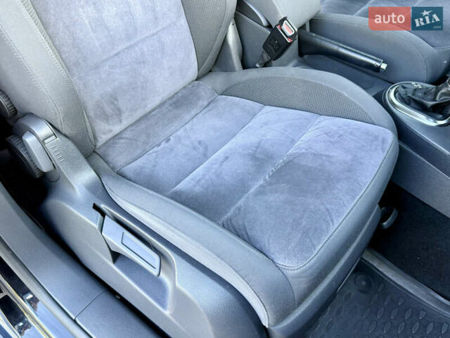 Черный Фольксваген Туран, объемом двигателя 0 л и пробегом 236 тыс. км за 10350 $, фото 65 на Automoto.ua