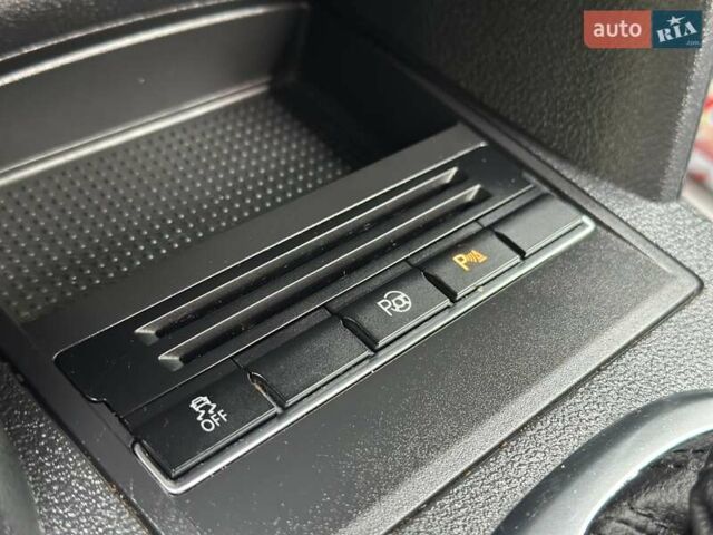 Черный Фольксваген Туран, объемом двигателя 2 л и пробегом 200 тыс. км за 11850 $, фото 44 на Automoto.ua