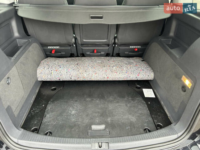 Чорний Фольксваген Туран, об'ємом двигуна 2 л та пробігом 262 тис. км за 12250 $, фото 47 на Automoto.ua