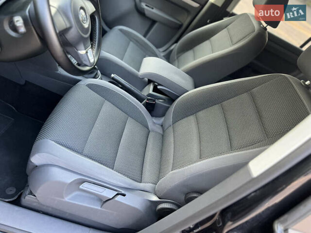 Черный Фольксваген Туран, объемом двигателя 1.6 л и пробегом 236 тыс. км за 9750 $, фото 12 на Automoto.ua