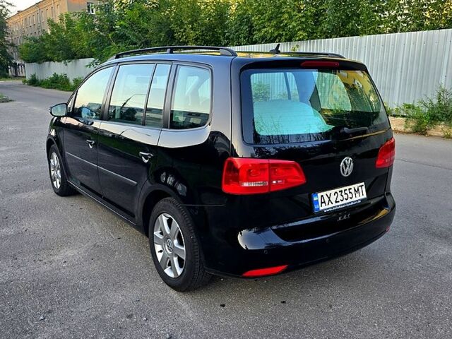 Черный Фольксваген Туран, объемом двигателя 1.6 л и пробегом 248 тыс. км за 10300 $, фото 3 на Automoto.ua