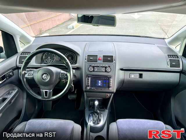 Черный Фольксваген Туран, объемом двигателя 2 л и пробегом 229 тыс. км за 12999 $, фото 8 на Automoto.ua