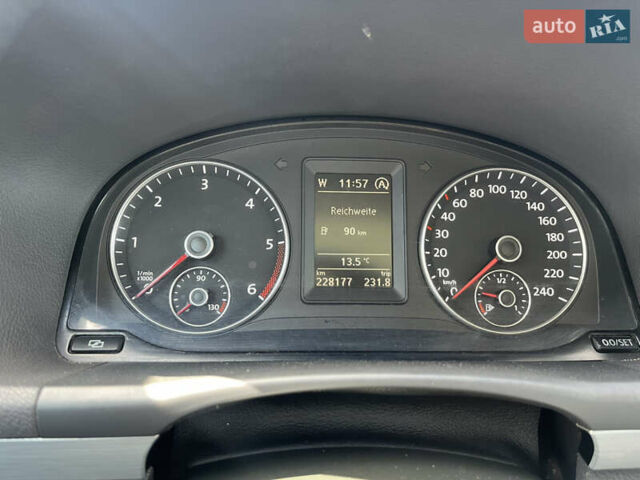 Чорний Фольксваген Туран, об'ємом двигуна 1.6 л та пробігом 228 тис. км за 11999 $, фото 11 на Automoto.ua
