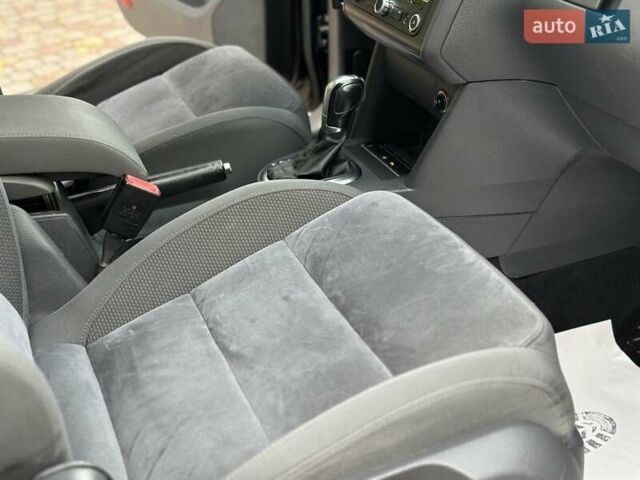 Черный Фольксваген Туран, объемом двигателя 2 л и пробегом 200 тыс. км за 12250 $, фото 60 на Automoto.ua