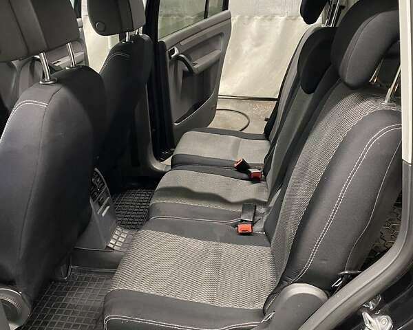 Черный Фольксваген Туран, объемом двигателя 1.6 л и пробегом 174 тыс. км за 13000 $, фото 20 на Automoto.ua