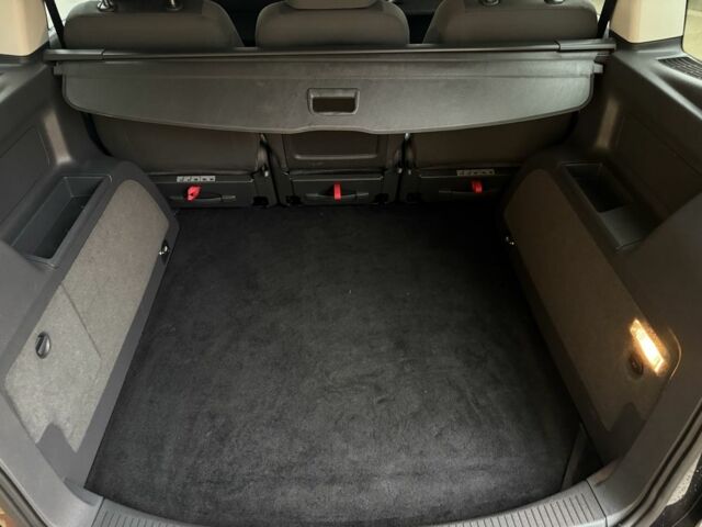 Черный Фольксваген Туран, объемом двигателя 1.6 л и пробегом 218 тыс. км за 9950 $, фото 23 на Automoto.ua