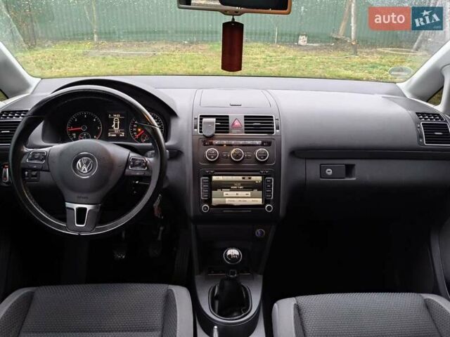 Чорний Фольксваген Туран, об'ємом двигуна 1.6 л та пробігом 271 тис. км за 12300 $, фото 27 на Automoto.ua