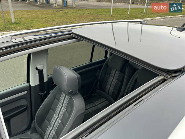 Чорний Фольксваген Туран, об'ємом двигуна 2 л та пробігом 262 тис. км за 12250 $, фото 93 на Automoto.ua