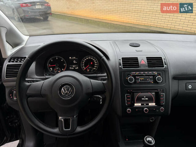 Чорний Фольксваген Туран, об'ємом двигуна 1.6 л та пробігом 218 тис. км за 10650 $, фото 18 на Automoto.ua