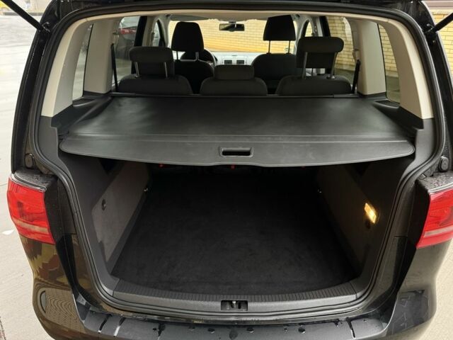 Черный Фольксваген Туран, объемом двигателя 1.6 л и пробегом 218 тыс. км за 9950 $, фото 22 на Automoto.ua