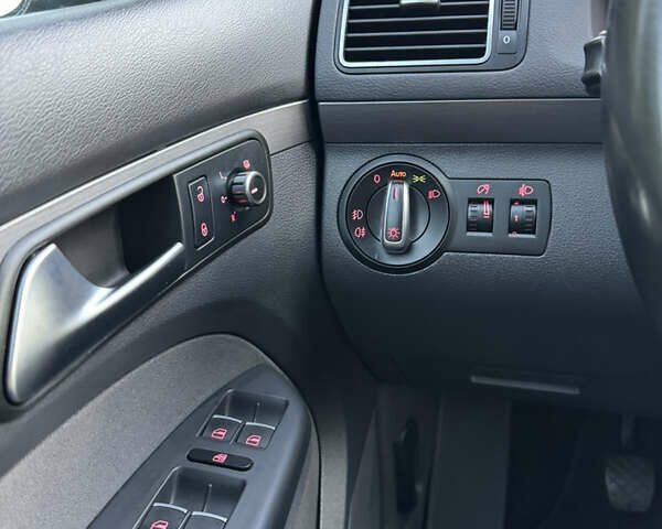 Черный Фольксваген Туран, объемом двигателя 1.6 л и пробегом 162 тыс. км за 11850 $, фото 38 на Automoto.ua