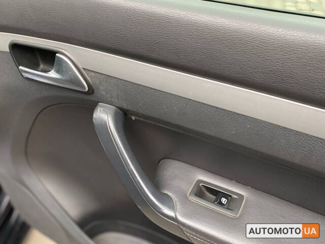 Чорний Фольксваген Туран, об'ємом двигуна 1.4 л та пробігом 258 тис. км за 8700 $, фото 25 на Automoto.ua