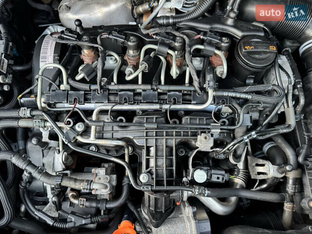 Черный Фольксваген Туран, объемом двигателя 1.6 л и пробегом 162 тыс. км за 11650 $, фото 54 на Automoto.ua