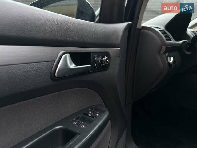 Чорний Фольксваген Туран, об'ємом двигуна 1.6 л та пробігом 218 тис. км за 10650 $, фото 14 на Automoto.ua