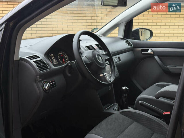Чорний Фольксваген Туран, об'ємом двигуна 1.6 л та пробігом 218 тис. км за 10650 $, фото 16 на Automoto.ua