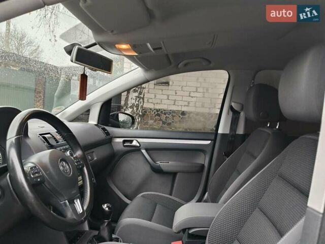 Чорний Фольксваген Туран, об'ємом двигуна 1.6 л та пробігом 271 тис. км за 12300 $, фото 24 на Automoto.ua