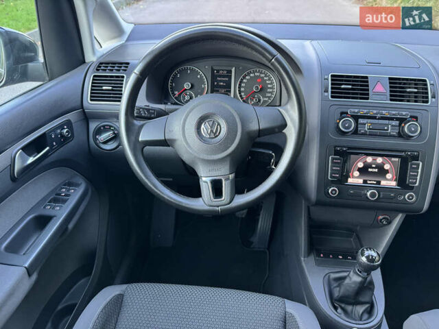 Черный Фольксваген Туран, объемом двигателя 1.6 л и пробегом 162 тыс. км за 11650 $, фото 40 на Automoto.ua