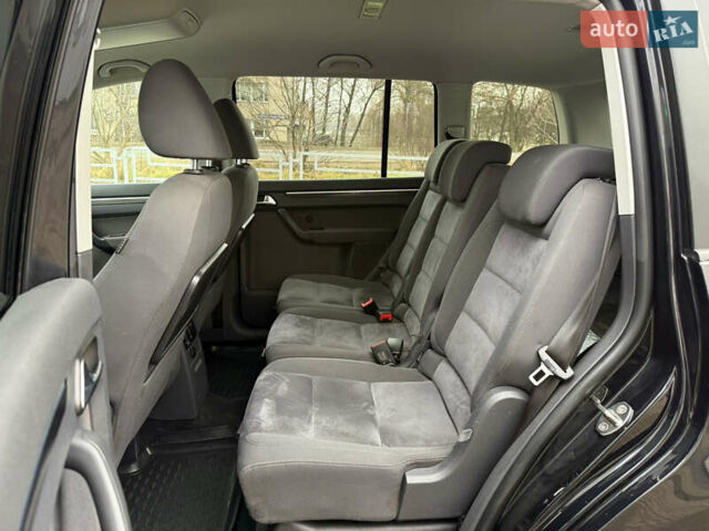 Черный Фольксваген Туран, объемом двигателя 0 л и пробегом 238 тыс. км за 9850 $, фото 34 на Automoto.ua