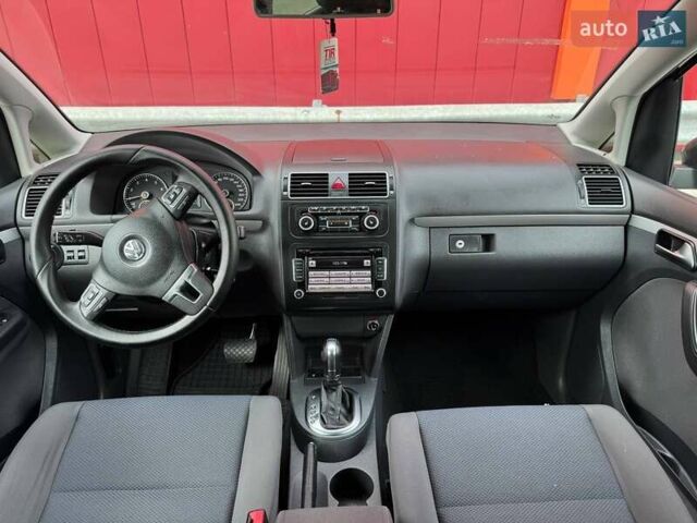 Черный Фольксваген Туран, объемом двигателя 1.39 л и пробегом 226 тыс. км за 9100 $, фото 5 на Automoto.ua